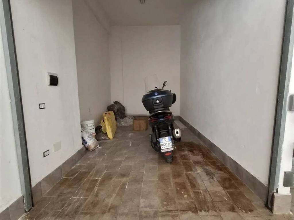 Box / garage a Salerno in Via Salvatore Calenda No Number - Foto 4