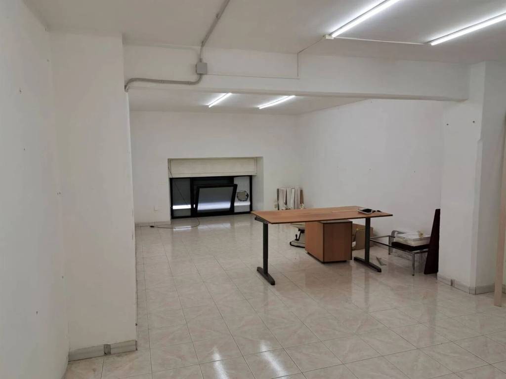 Immobile a Salerno in Corso Giuseppe Garibaldi No Number - Foto 5