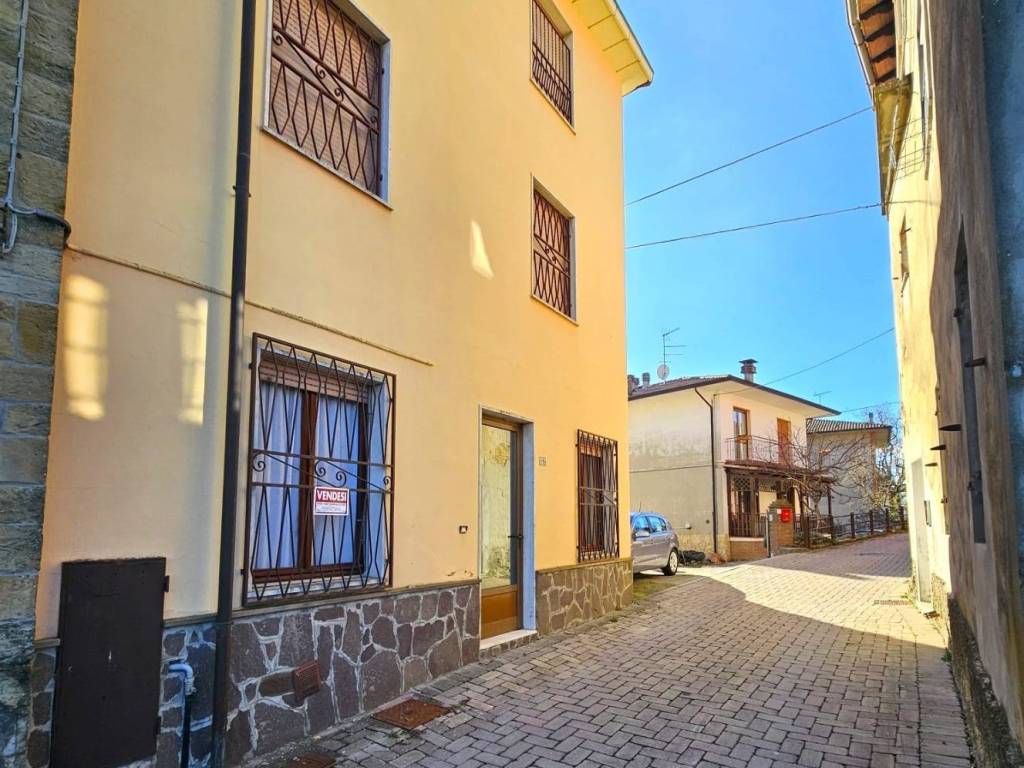 Casa indipendente a Vernasca in Via Palazzina, 15 - Foto 4