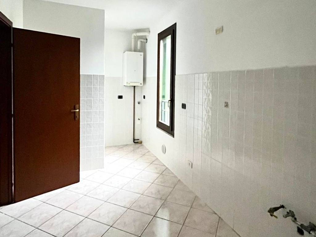 Appartamento a Bisuschio in Via Giacomo Leopardi - Foto 2