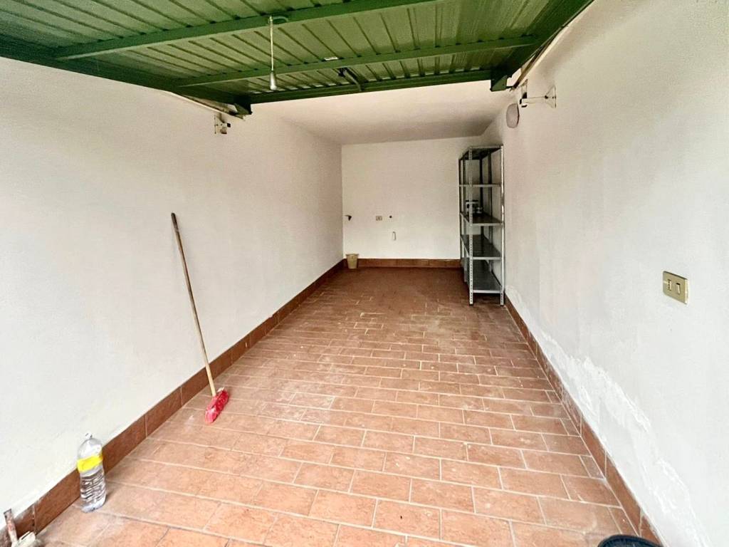 Appartamento a Bisuschio in Via Giacomo Leopardi - Foto 5