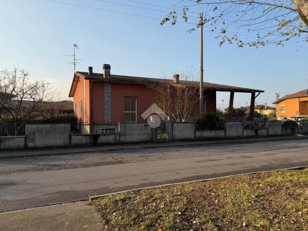 Villa a Leno in Via Striaga, 19 - Foto 2