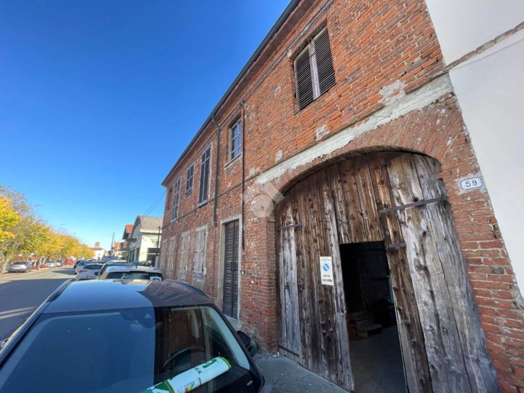 Casa indipendente a Crescentino in Viale Po, 57 - Foto 2