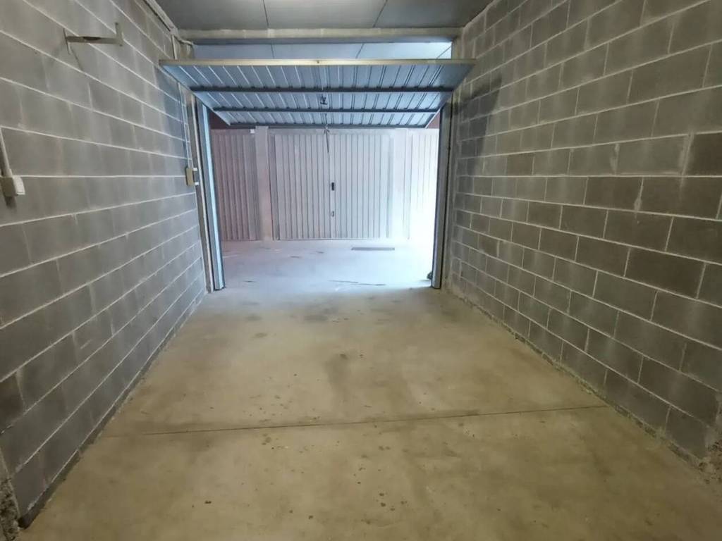 Box / garage a Vado ligure in Via Piave, 224 - Foto 3