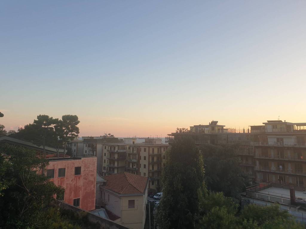Appartamento a Salerno in Via Enrico Bottiglieri - Foto 2