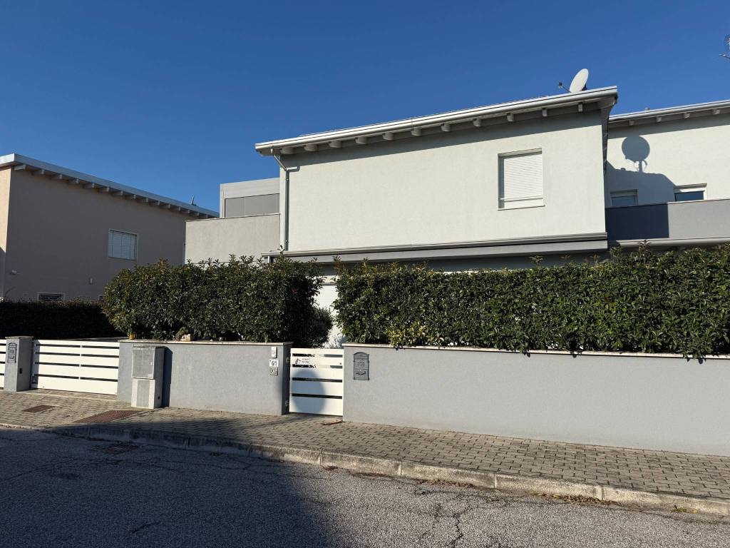 Villa a Argenta in Via Amsterdam - Foto 3