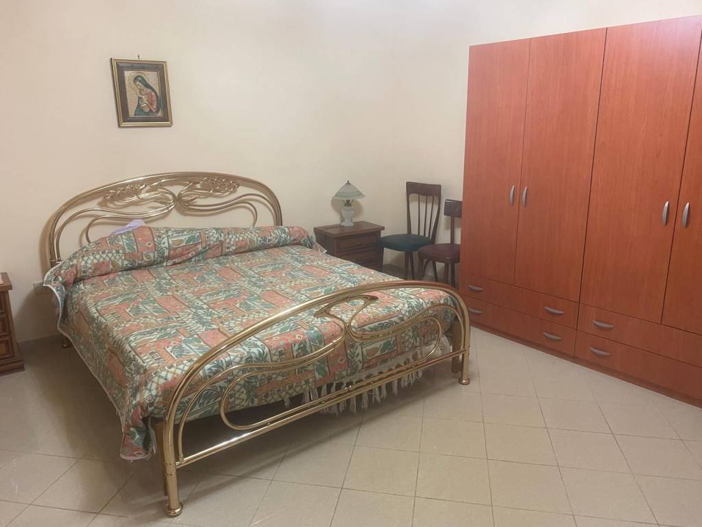 Casa indipendente a Castelbuono in Piazza Minà Palumbo - Foto 4