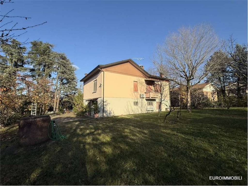 Casa indipendente a Traversetolo in via del popolo - Foto 2