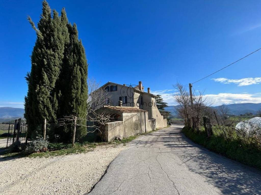 Rustico / casale a Spoleto in Frazione Terzo San Severo - Foto 4