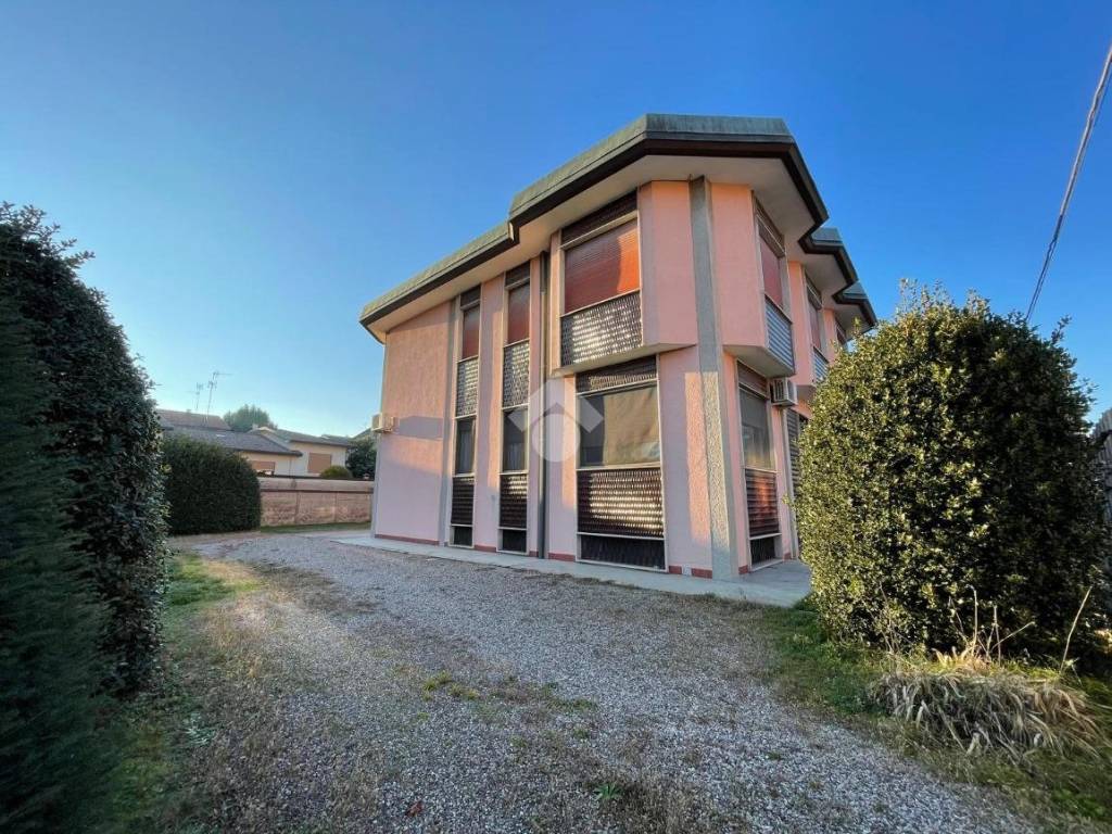 Villa a Busto garolfo in Via Monte Rosa, 45 - Foto 2