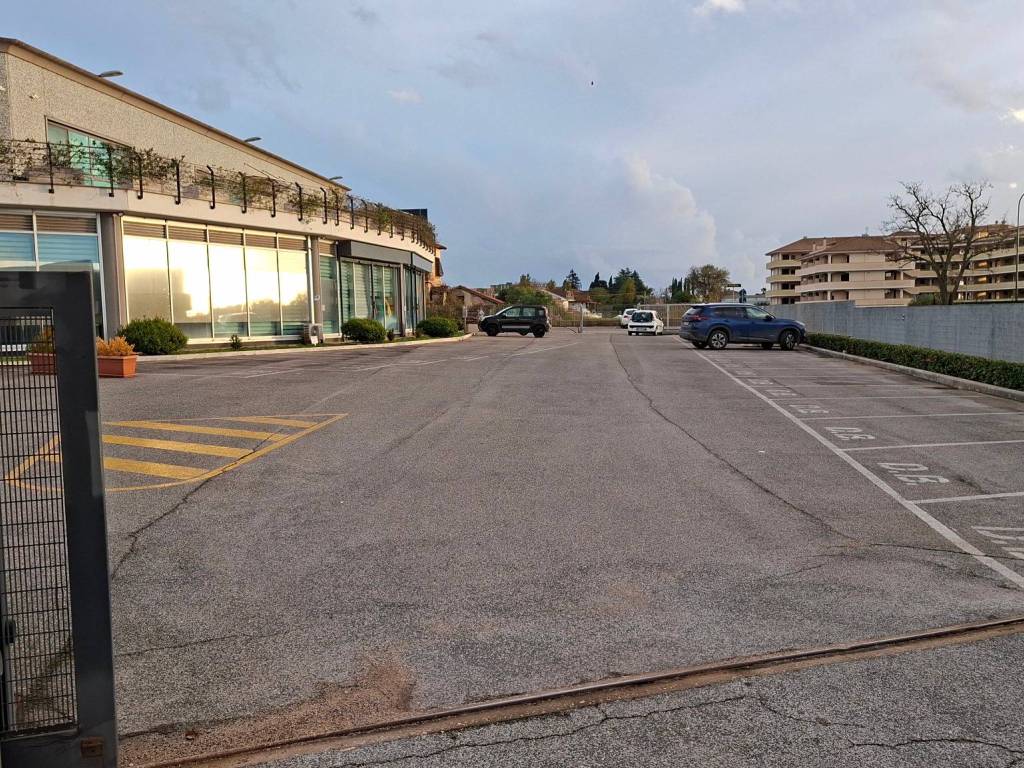 Immobile a Pomezia in Strada Provinciale Laurentina - Foto 2