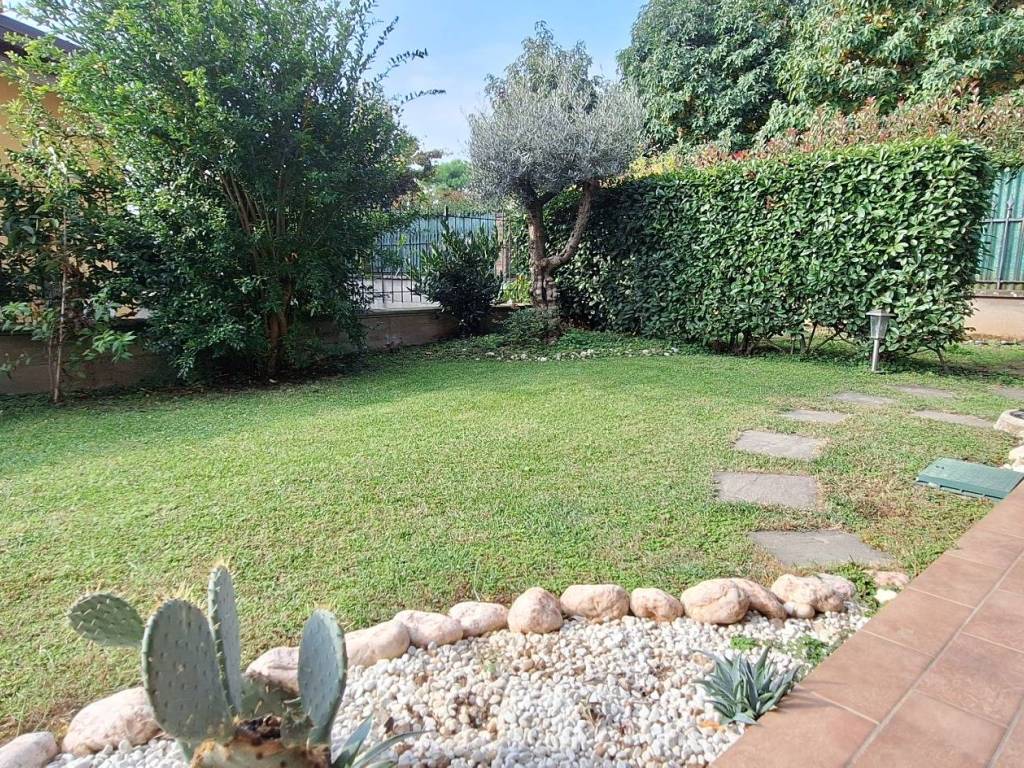 Villa a Travagliato in Via Sant'Angela Merici - Foto 2