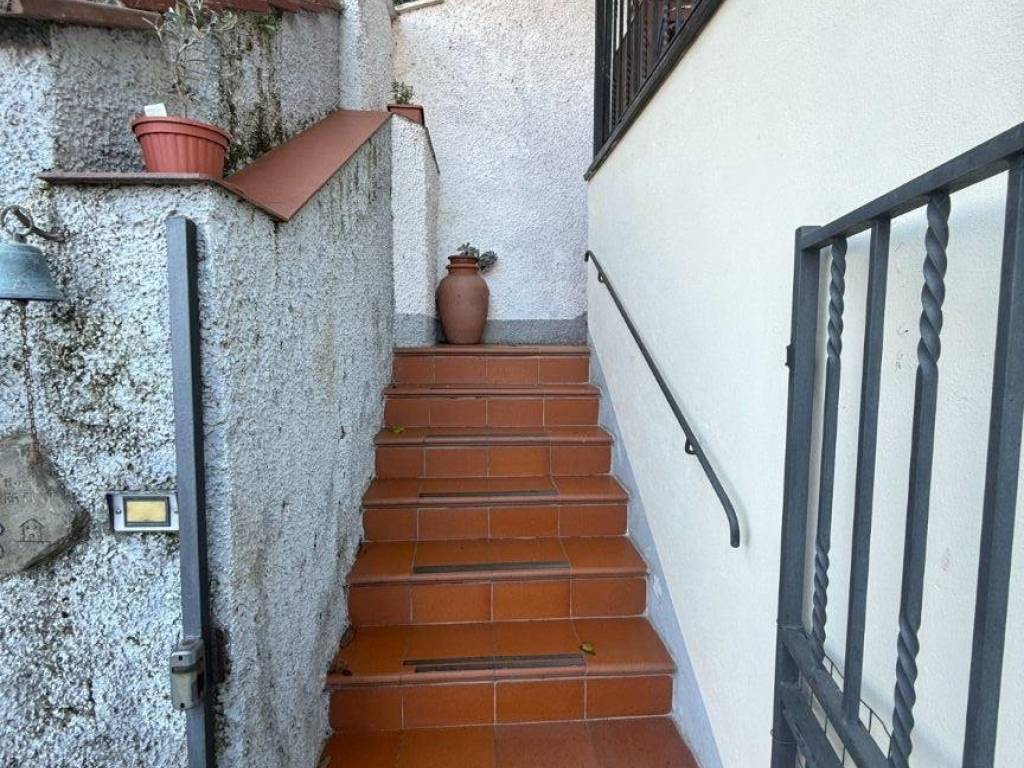 Appartamento a Barberino di mugello in Piazza Camillo Benso di Cavour - Foto 5