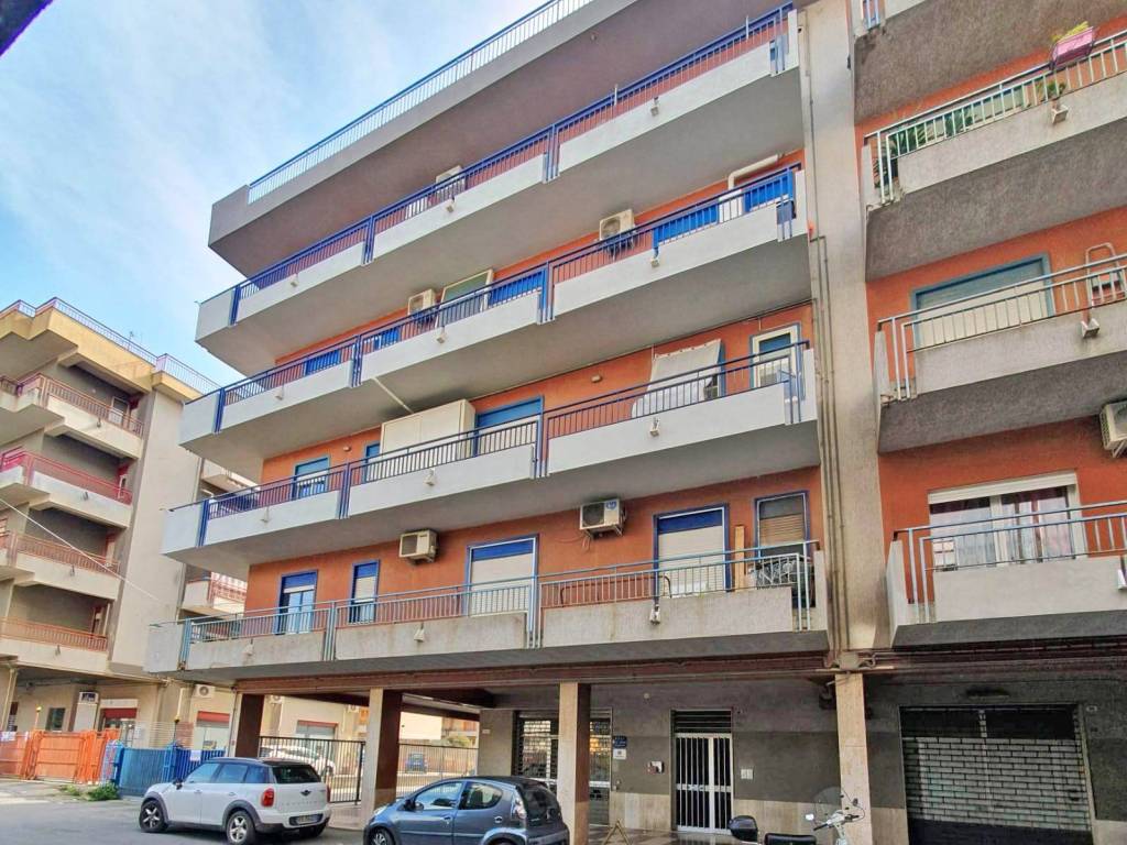 Appartamento a Caltagirone in Via Edmondo De Amicis - Foto 2