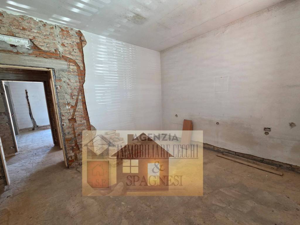 Appartamento a Campi bisenzio in Via Pistoiese - Foto 2
