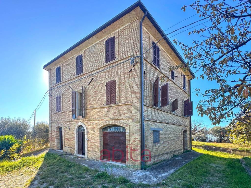 Casa indipendente a Castorano in Strada Provinciale 106, 106 - Foto 3