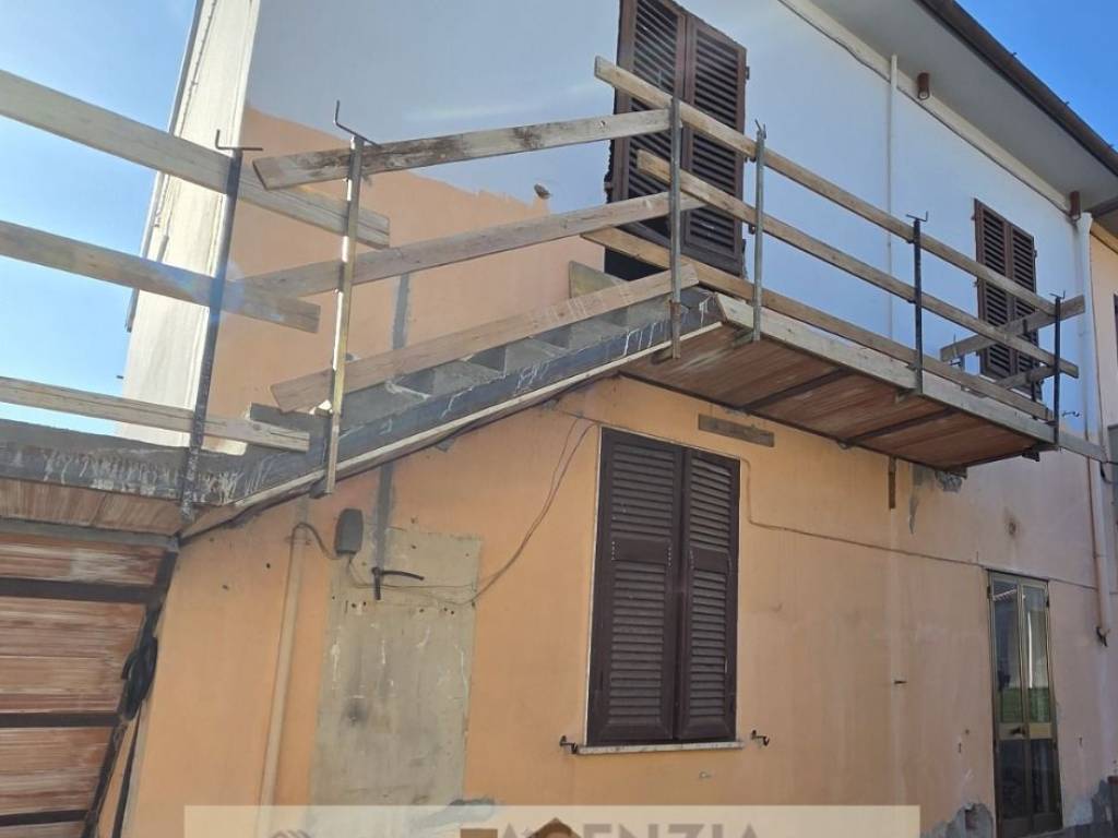 Appartamento a Campi bisenzio in Strada Regionale Pistoiese, 155 - Foto 2
