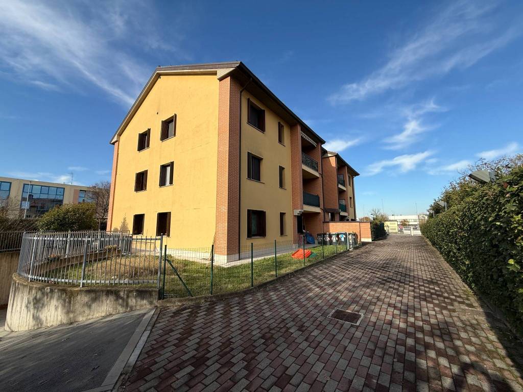 Appartamento a Valsamoggia in Via Amedeo Gordini - Foto 2