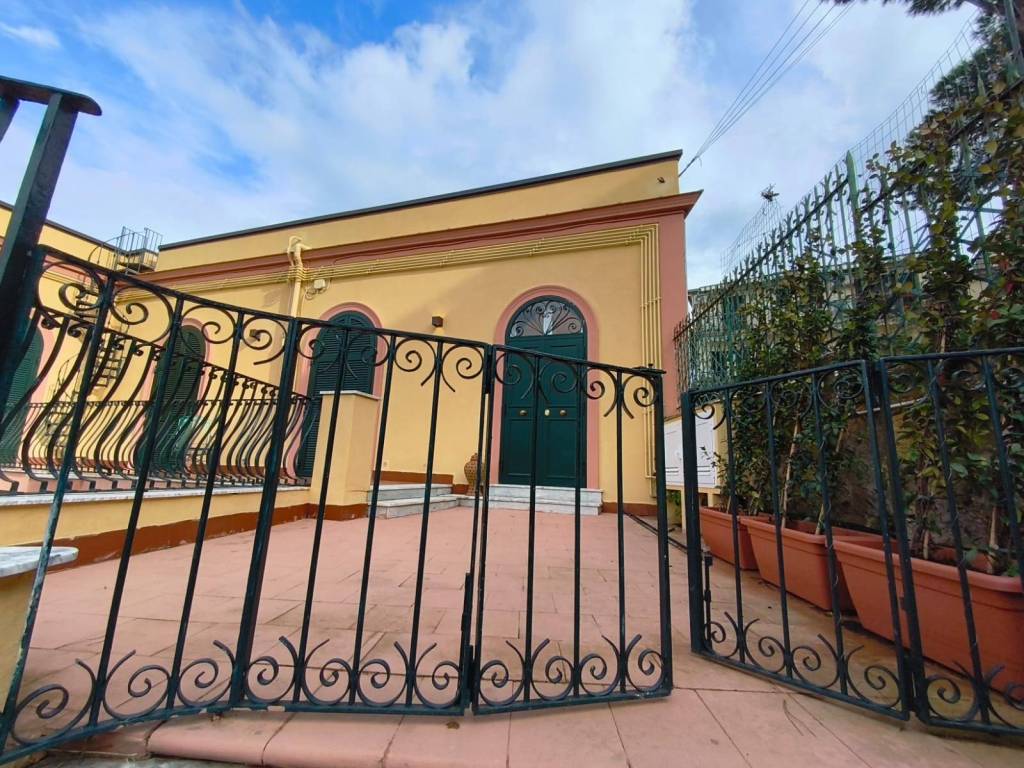 Appartamento a Portici in Piazza Gravina - Foto 3