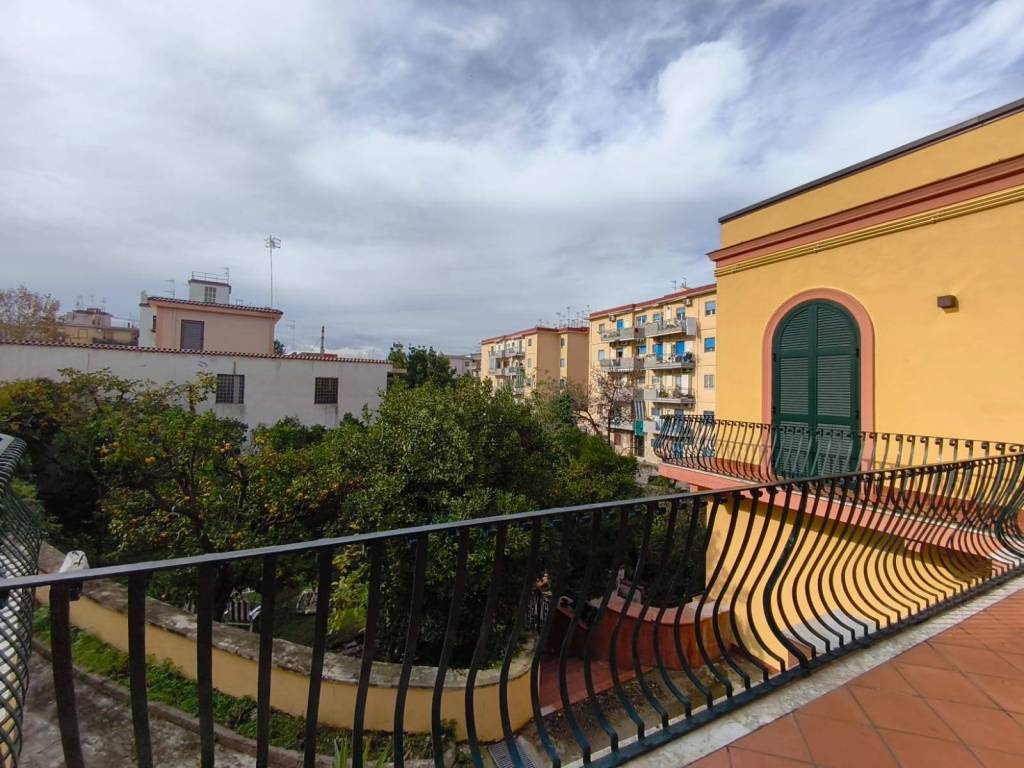 Appartamento a Portici in Piazza Gravina - Foto 5
