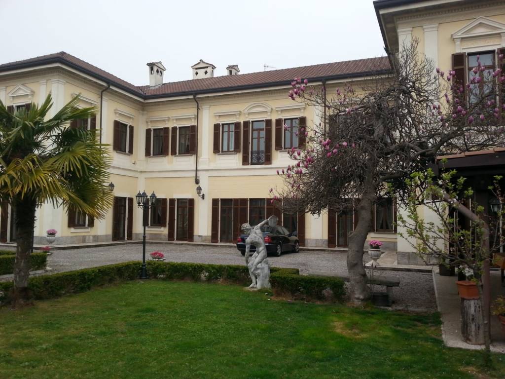 Villa a Samarate in Via Risorgimento, 5 - Foto 2