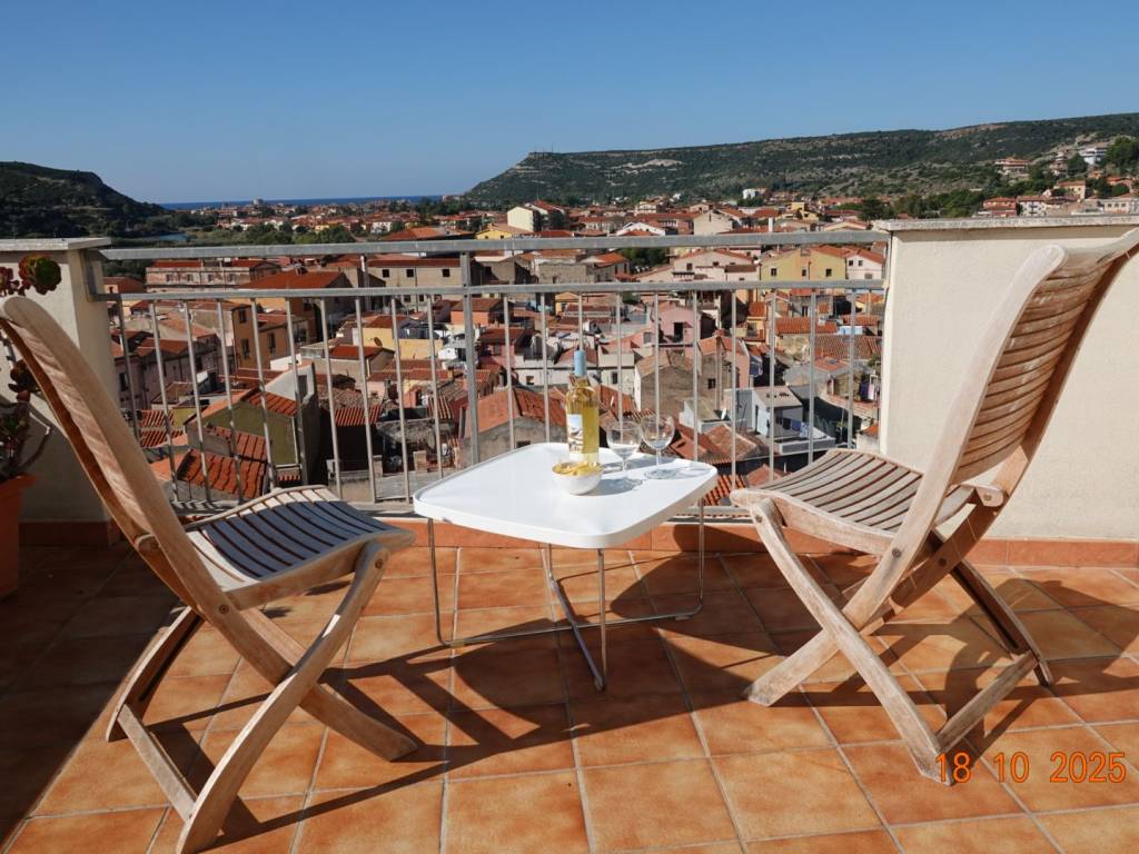 Casa indipendente a Bosa in Via Portella - Foto 2