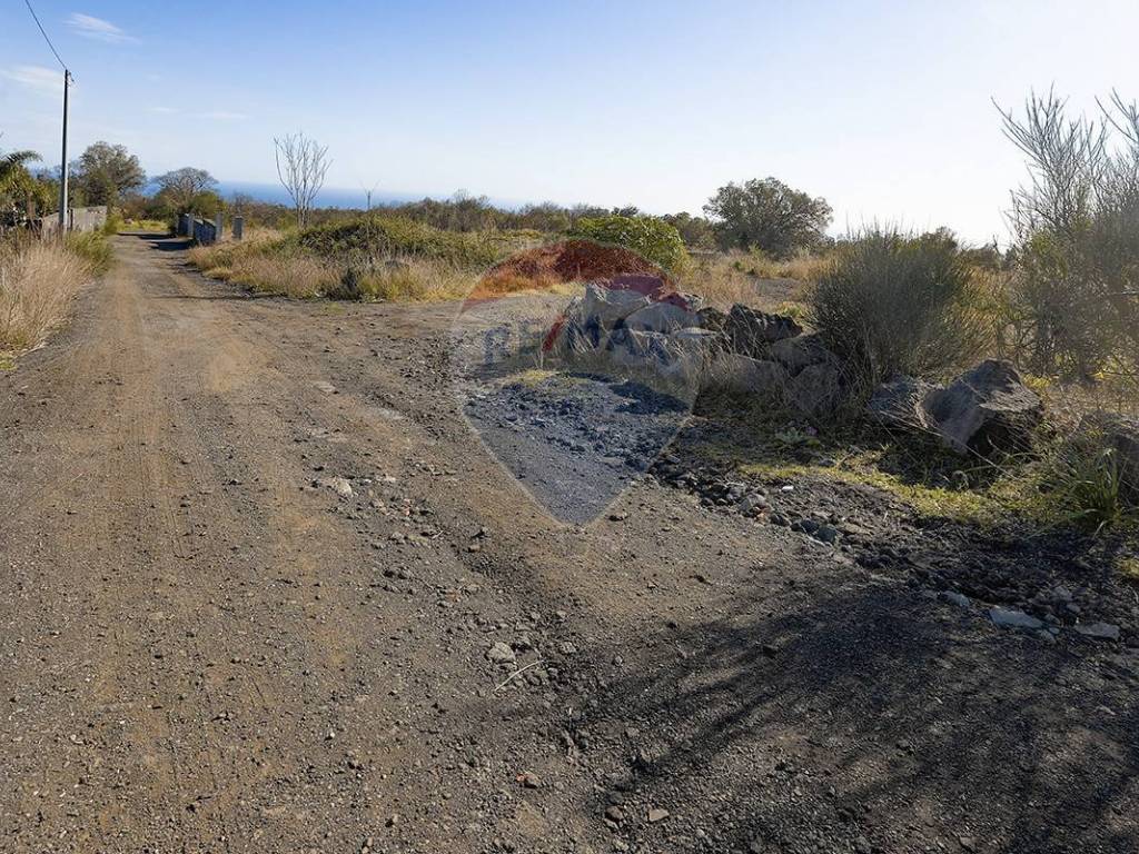 Terreno a Zafferana etnea in Via Bosco - Foto 3