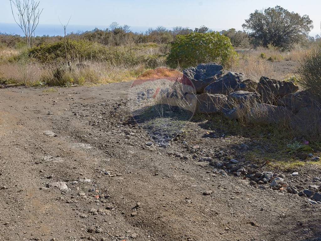 Terreno a Zafferana etnea in Via Bosco - Foto 4