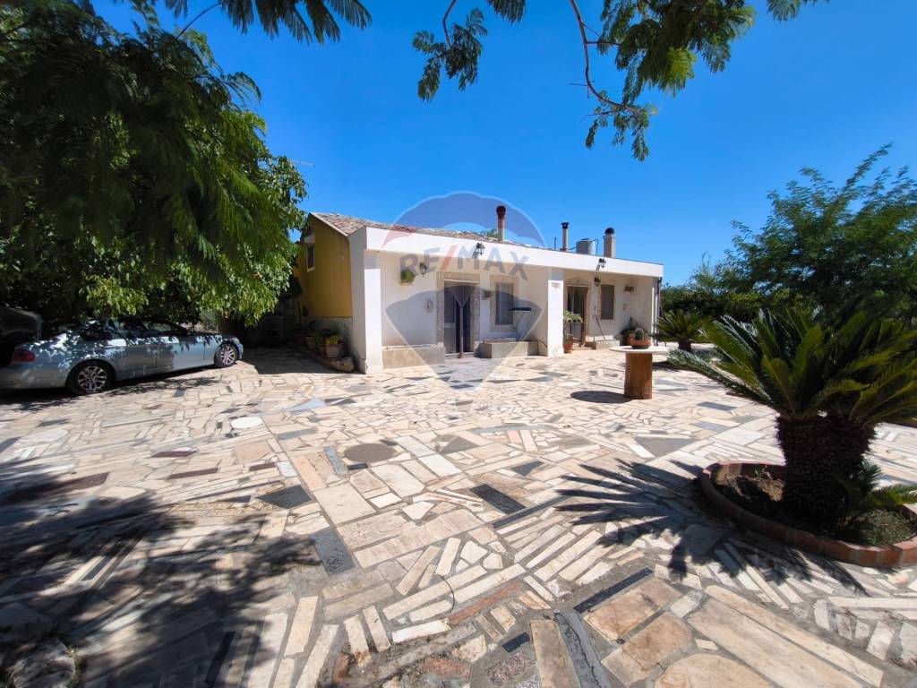 Villa a Noto in strada provinciale 80 - Foto 3