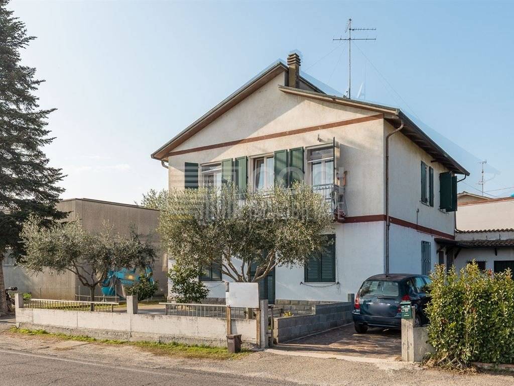 Casa indipendente a Bagnara di romagna in via Madonna, 37 - Foto 2