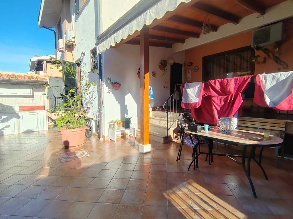 Villa a Ladispoli in Via Yvon De Begnac - Foto 2