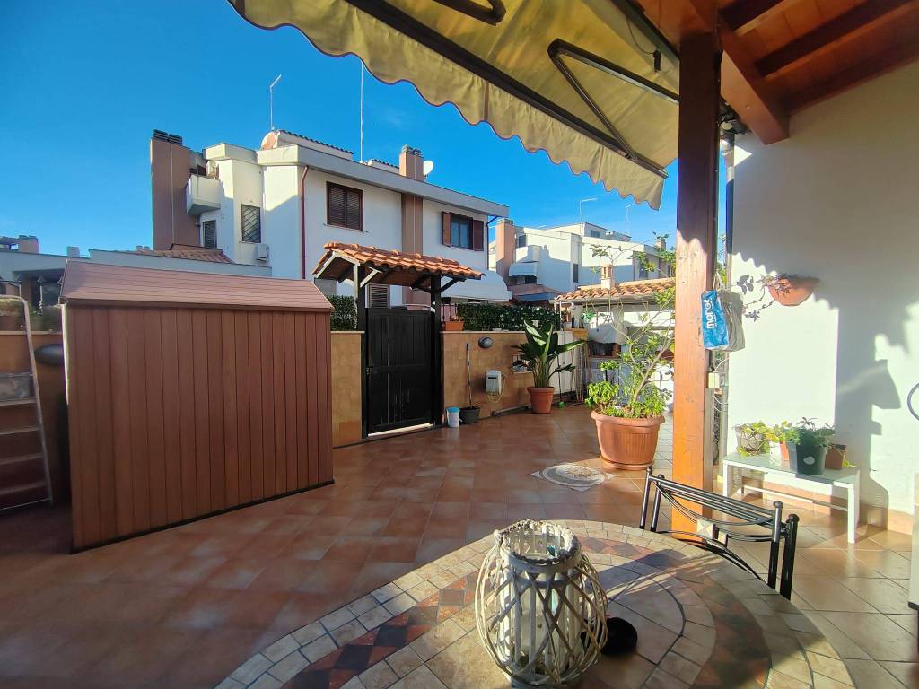 Villa a Ladispoli in Via Yvon De Begnac - Foto 4