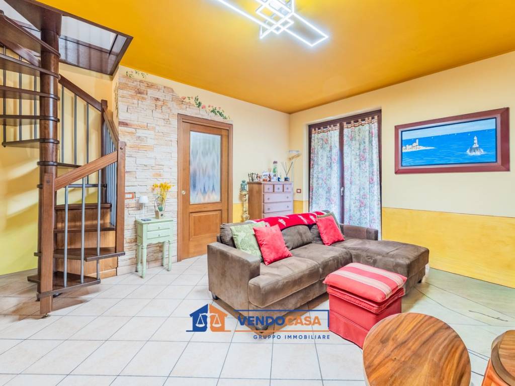 Appartamento a Pinerolo in Via Giovanni Barra, 5 - Foto 2