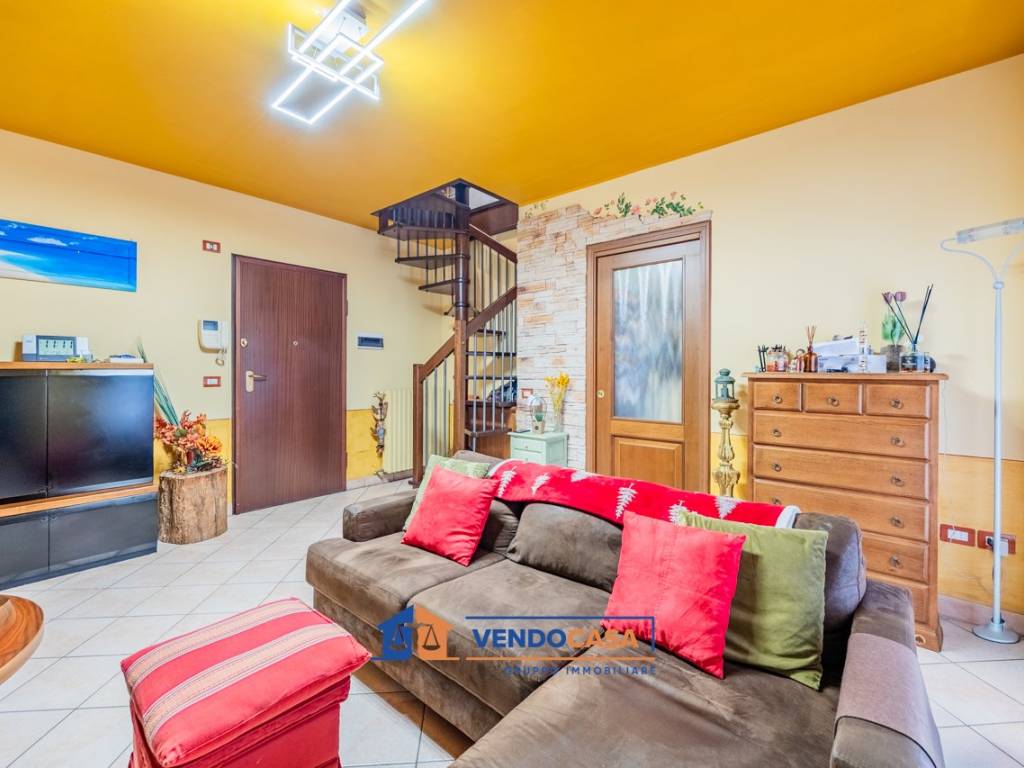 Appartamento a Pinerolo in Via Giovanni Barra, 5 - Foto 4