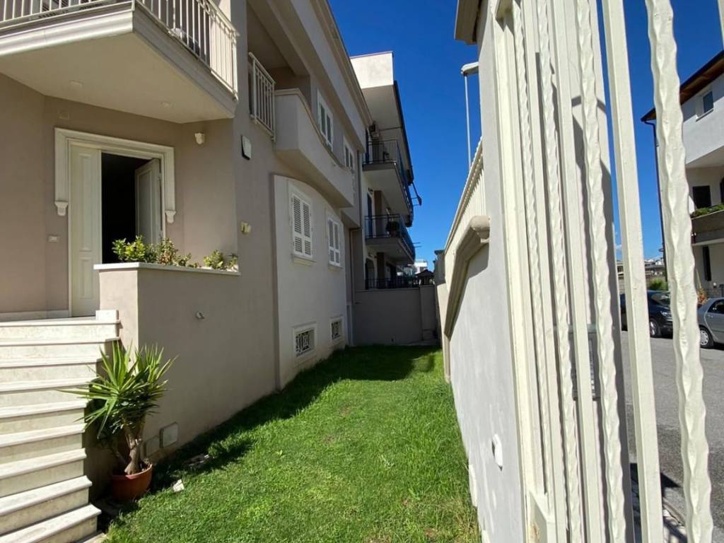 Villa a Casoria in Strada Statale Sannitica - Foto 2