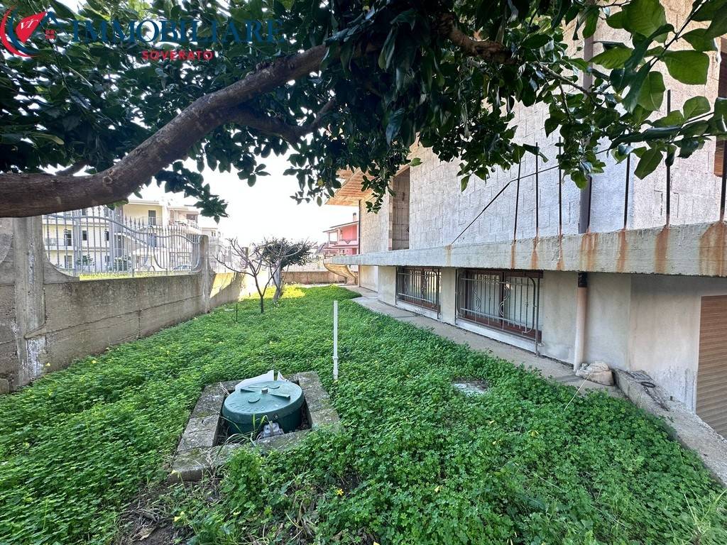 Villa a Montepaone in Via Don Luigi Sturzo - Foto 3