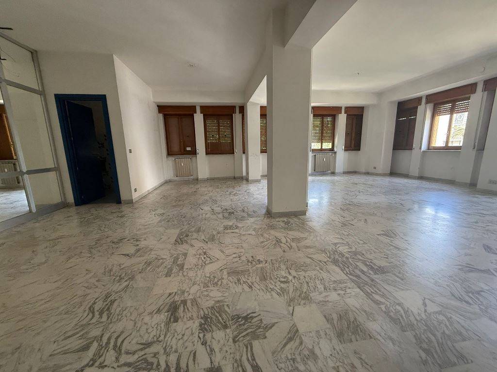 Immobile a Cosenza in Viale Giovanni e Francesca Falcone, 102 - Foto 5