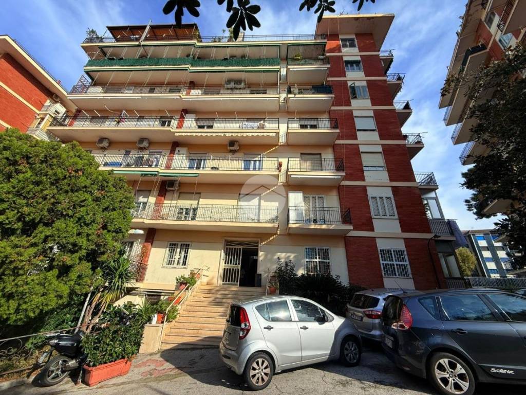 Appartamento a Portici in Viale Stazione, 22 - Foto 2