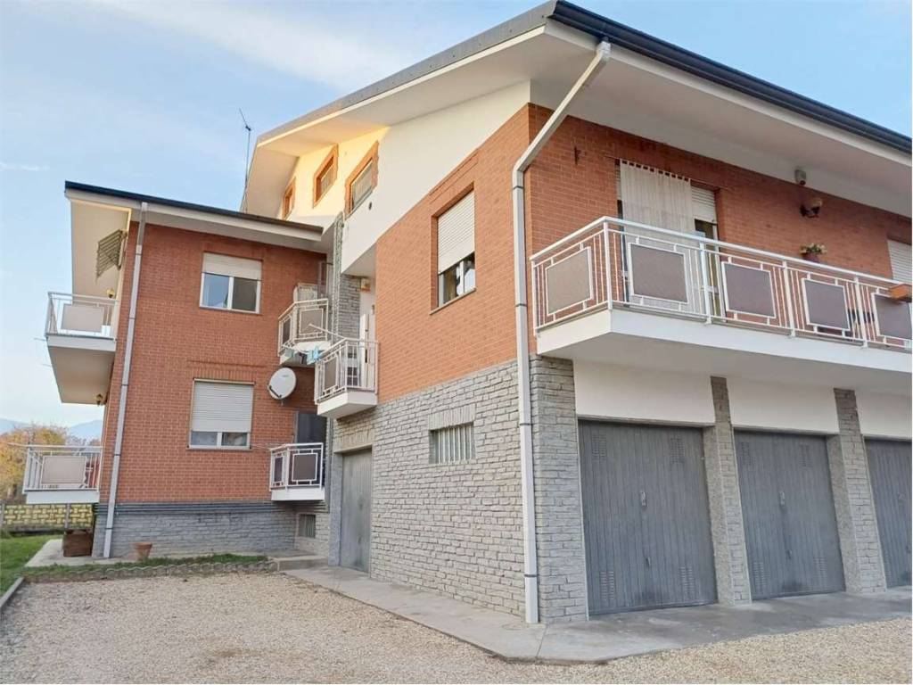 Appartamento a Robassomero in via Caduti dell'Ipca, 4 - Foto 2