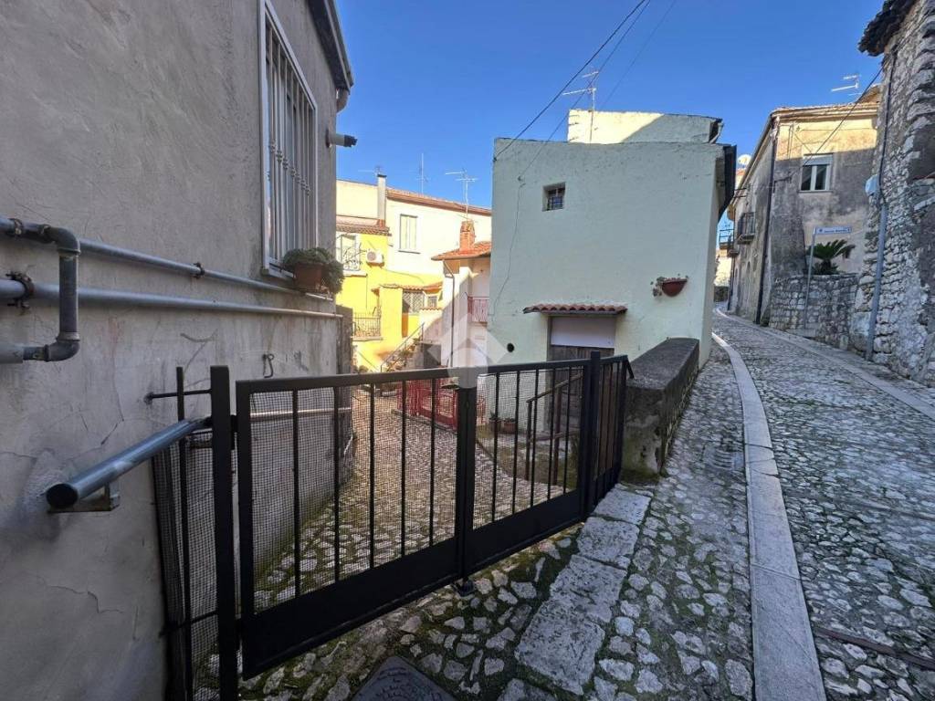 Casa indipendente a Montesarchio in Via S. Spirito, 57 - Foto 3