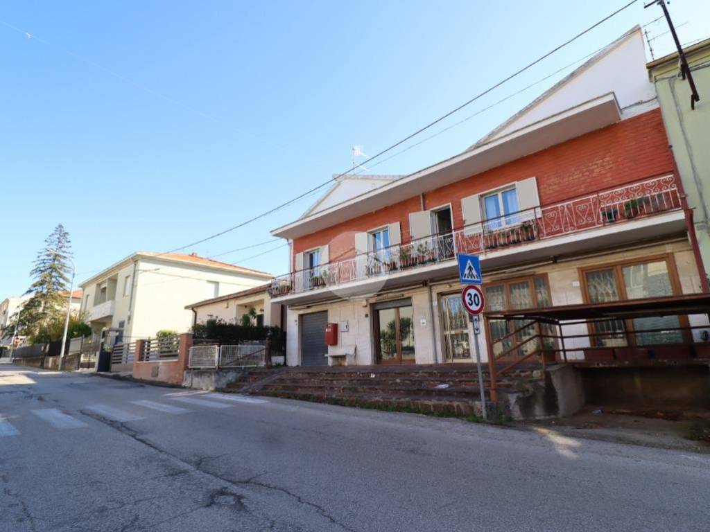 Casa indipendente a Giulianova in Via per Mosciano, 69 - Foto 3