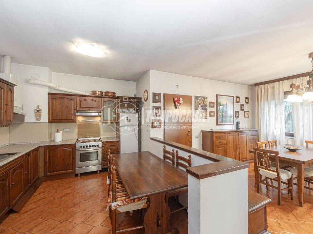 Appartamento a Cassago brianza in Via A. Volta 59 - Foto 5