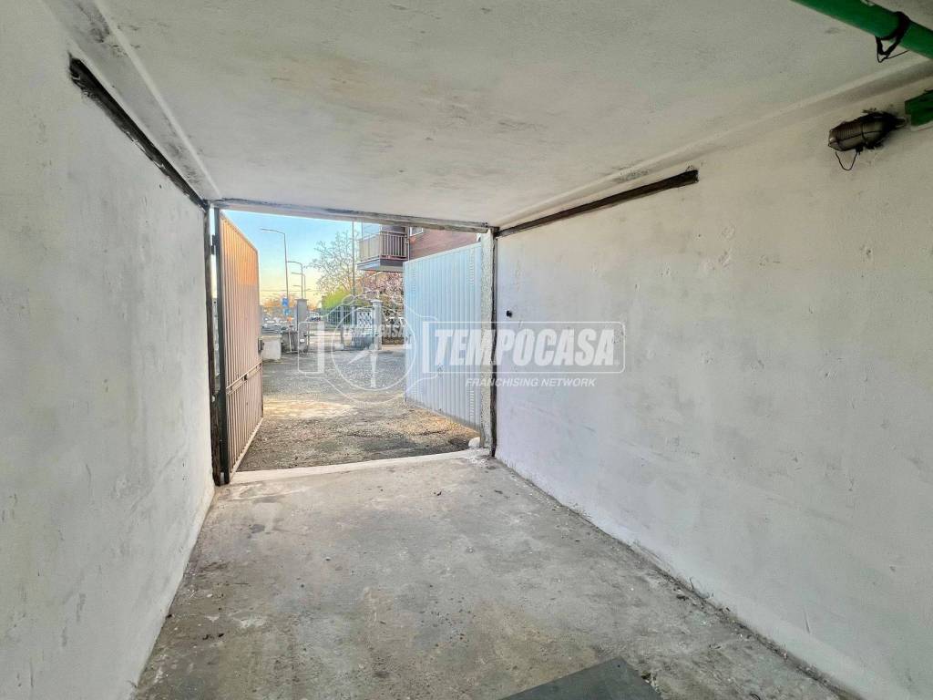 Box / garage a Rivalta di torino in Via Benvenuto Cellini - Foto 2