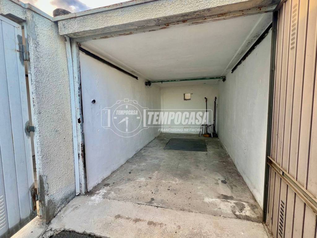 Box / garage a Rivalta di torino in Via Benvenuto Cellini - Foto 4