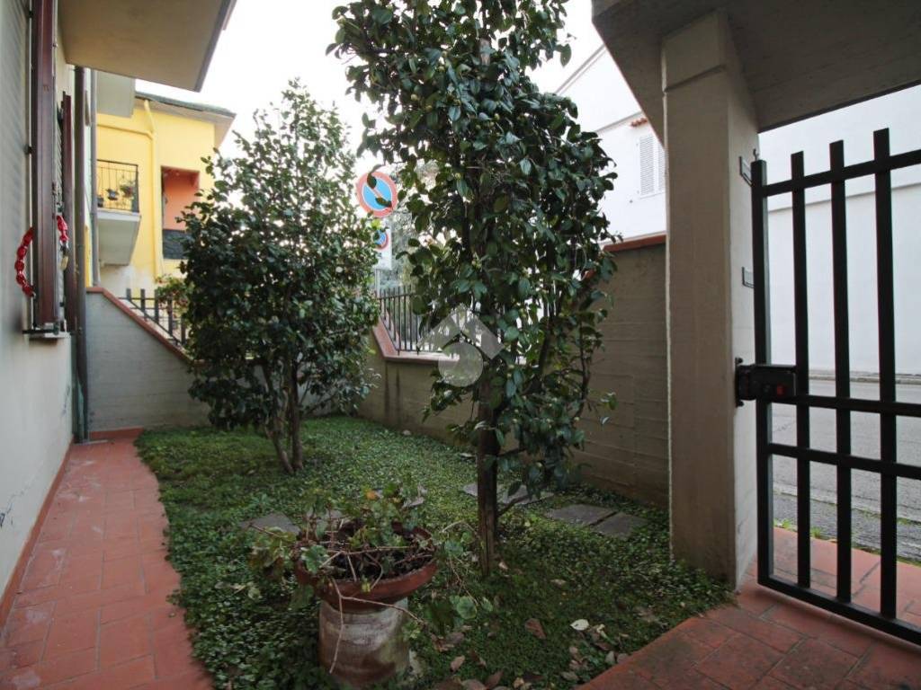 Appartamento a Prato in VIA COSTANZA CEPPERELLI - Foto 2