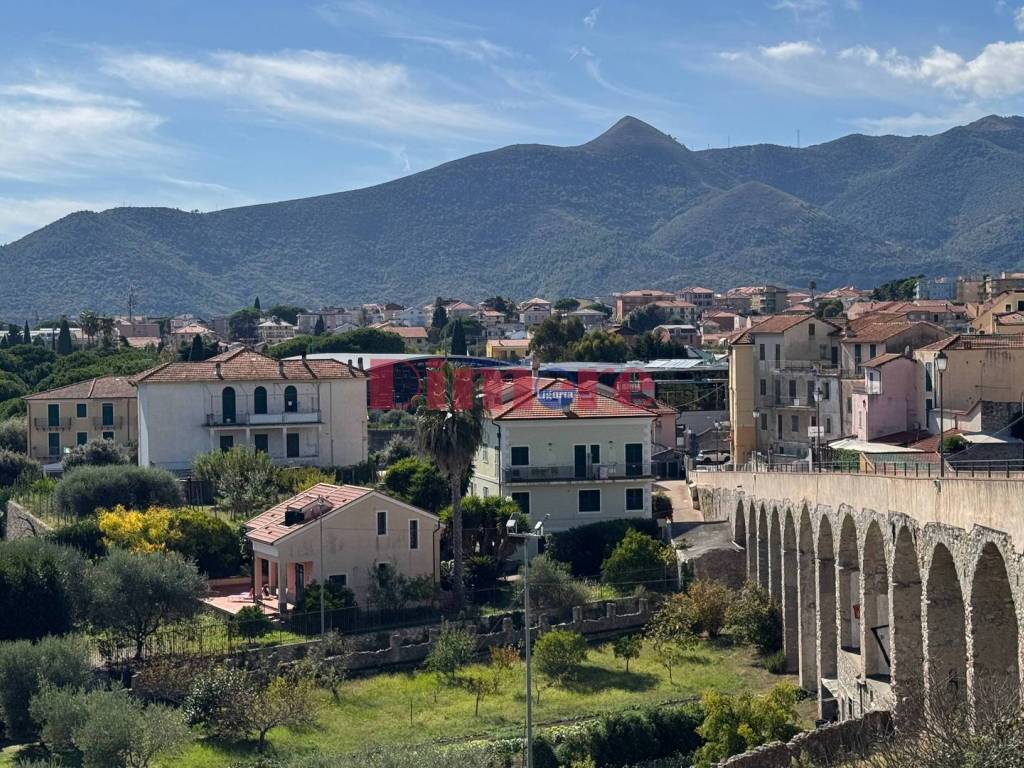 Villa a Loano in Viale della Rimembranza - Foto 2