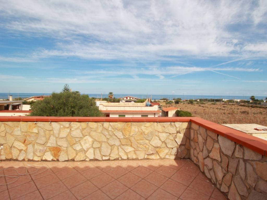 Villa a Cinisi in Via Fondo Orsa - Foto 2