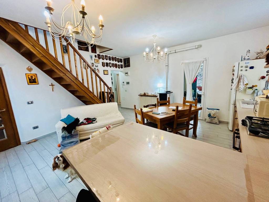 Casa indipendente a Campi bisenzio in Via San Martino, 44 - Foto 2