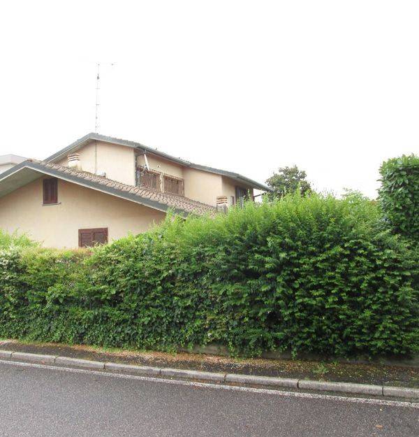 Villa a Chiari in Via Monsignor G. Bosetti, 12 - Foto 4