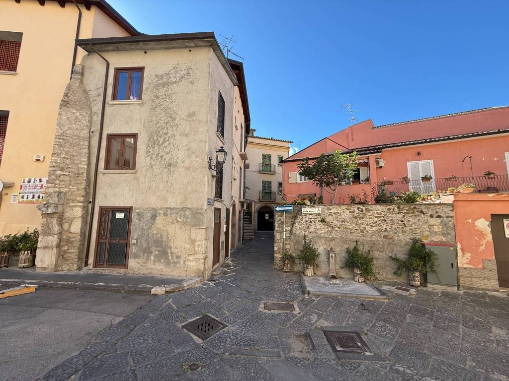 Appartamento a Benevento in Via Torre della Catena - Foto 5